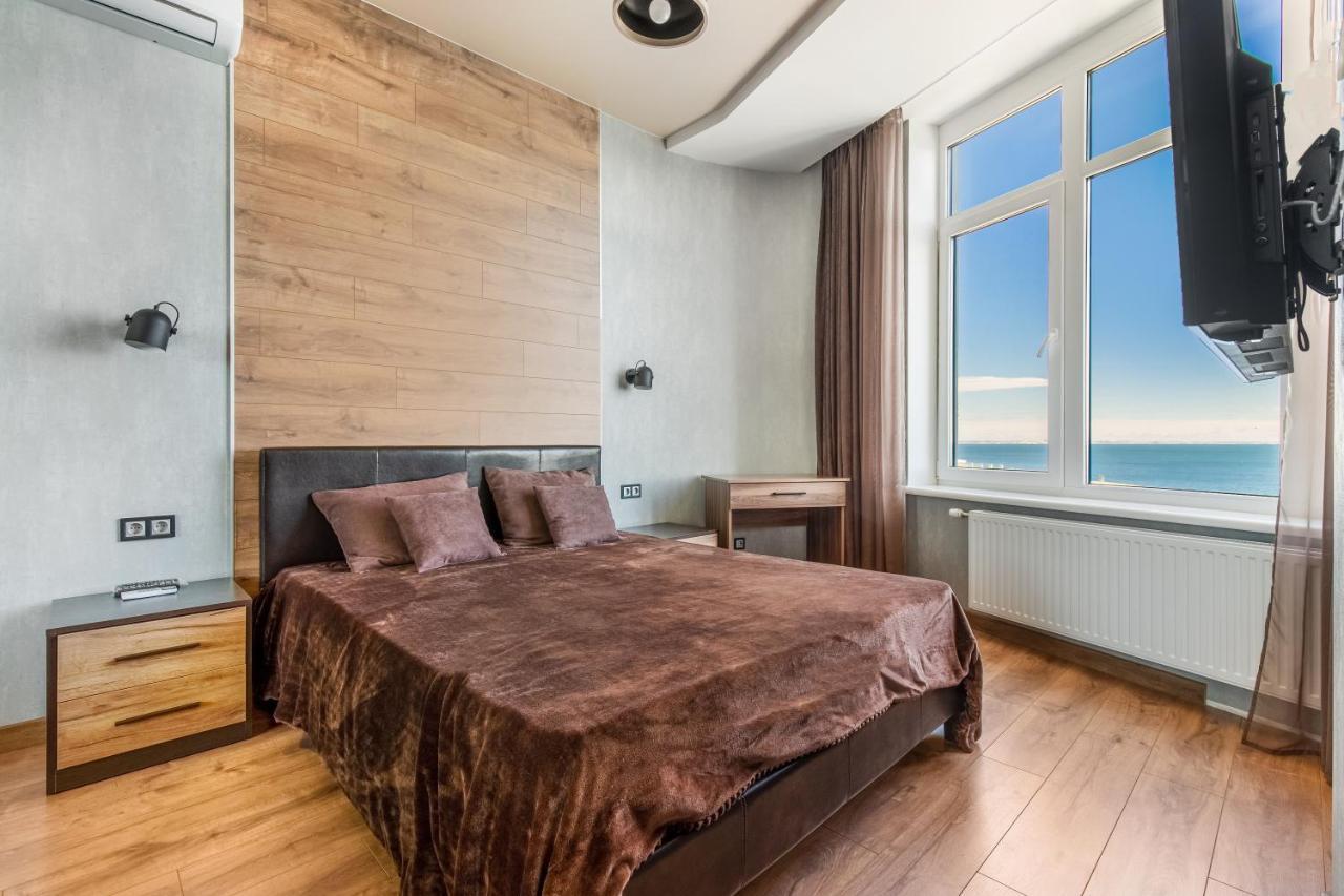Sea Symphony Wood Style Apartment Odesa Exterior photo
